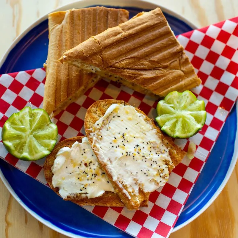 Cuban bagels with lime